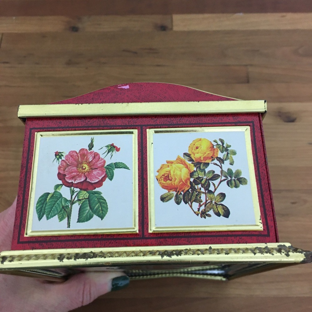 Vintage Linette Candy Tin Trinket Storage Box - Picture 7 of 16